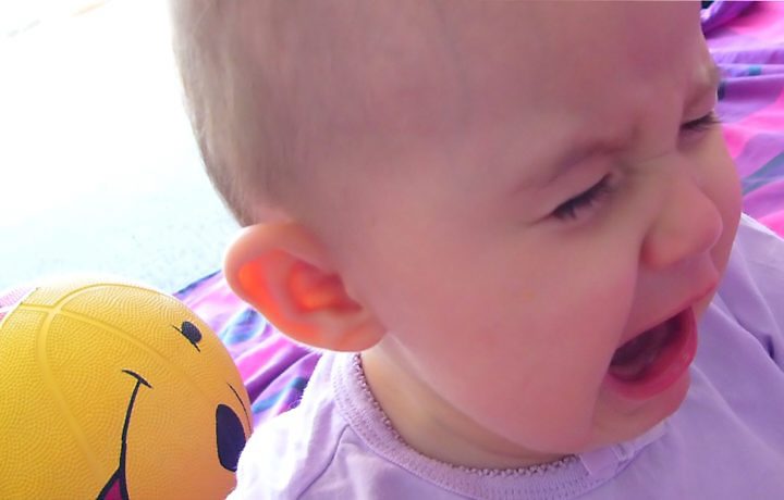 29_mhg_bebe_chorando